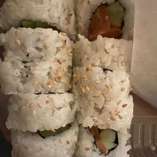 Salmon skin roll