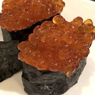 Salmon roe sushi